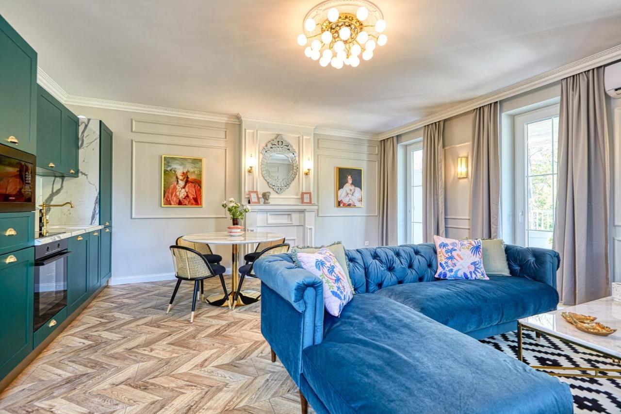 The Doors Luxury Apartment โมชนมายารูวาร์ ภายนอก รูปภาพ