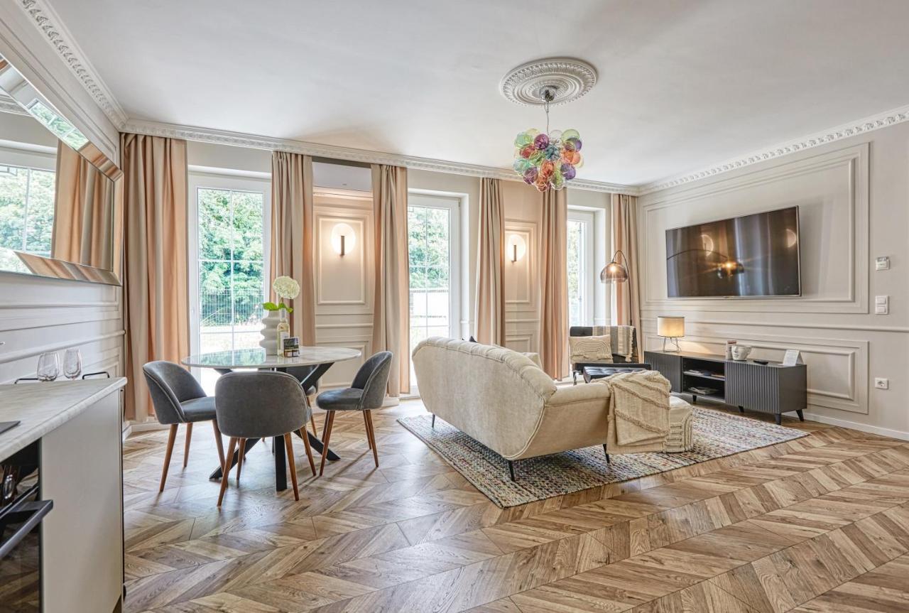 The Doors Luxury Apartment โมชนมายารูวาร์ ภายนอก รูปภาพ