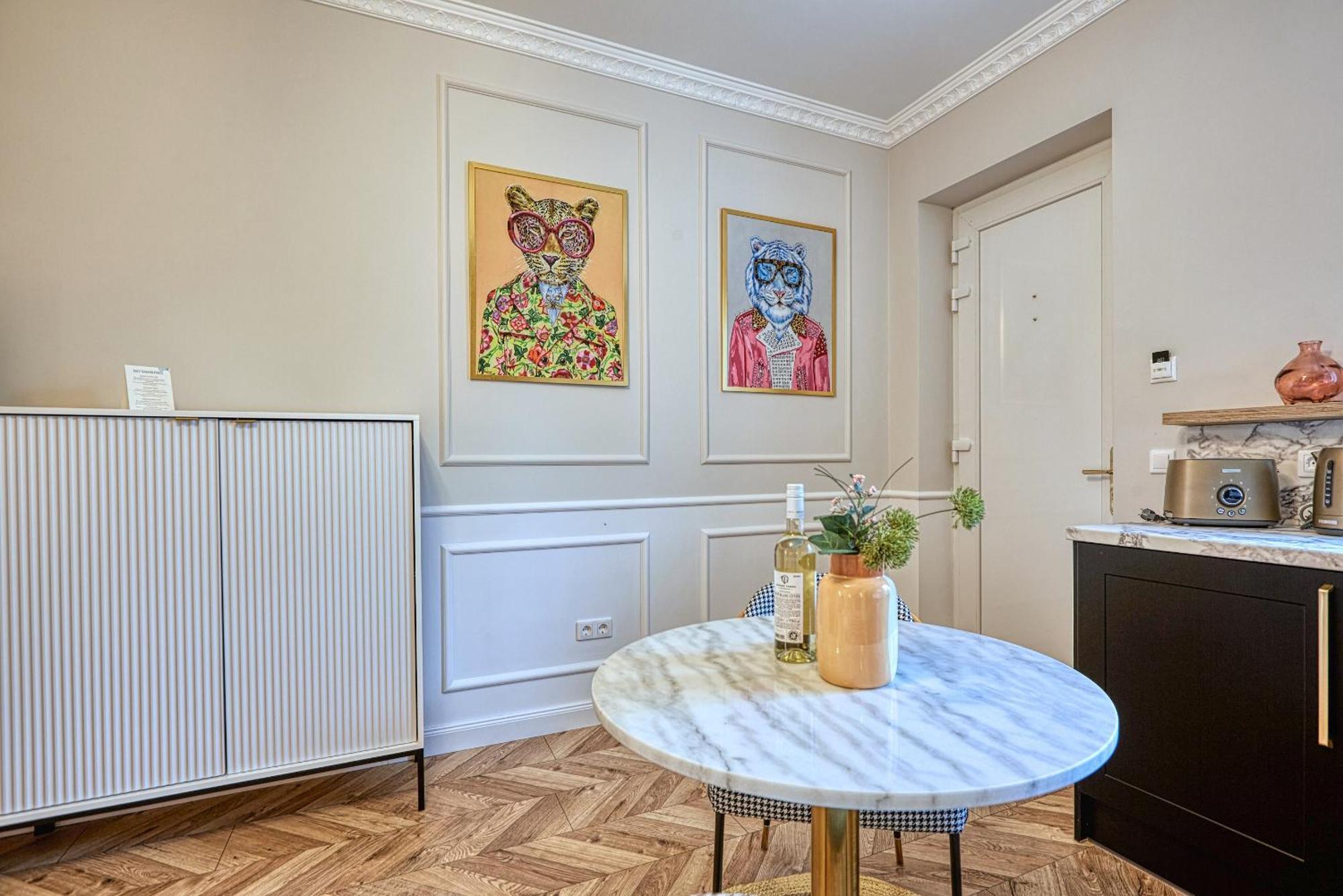 The Doors Luxury Apartment โมชนมายารูวาร์ ภายนอก รูปภาพ